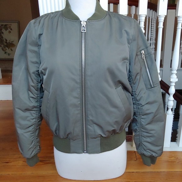 Madewell Jackets & Blazers - EUC Madewell Green Bomber Jacket M